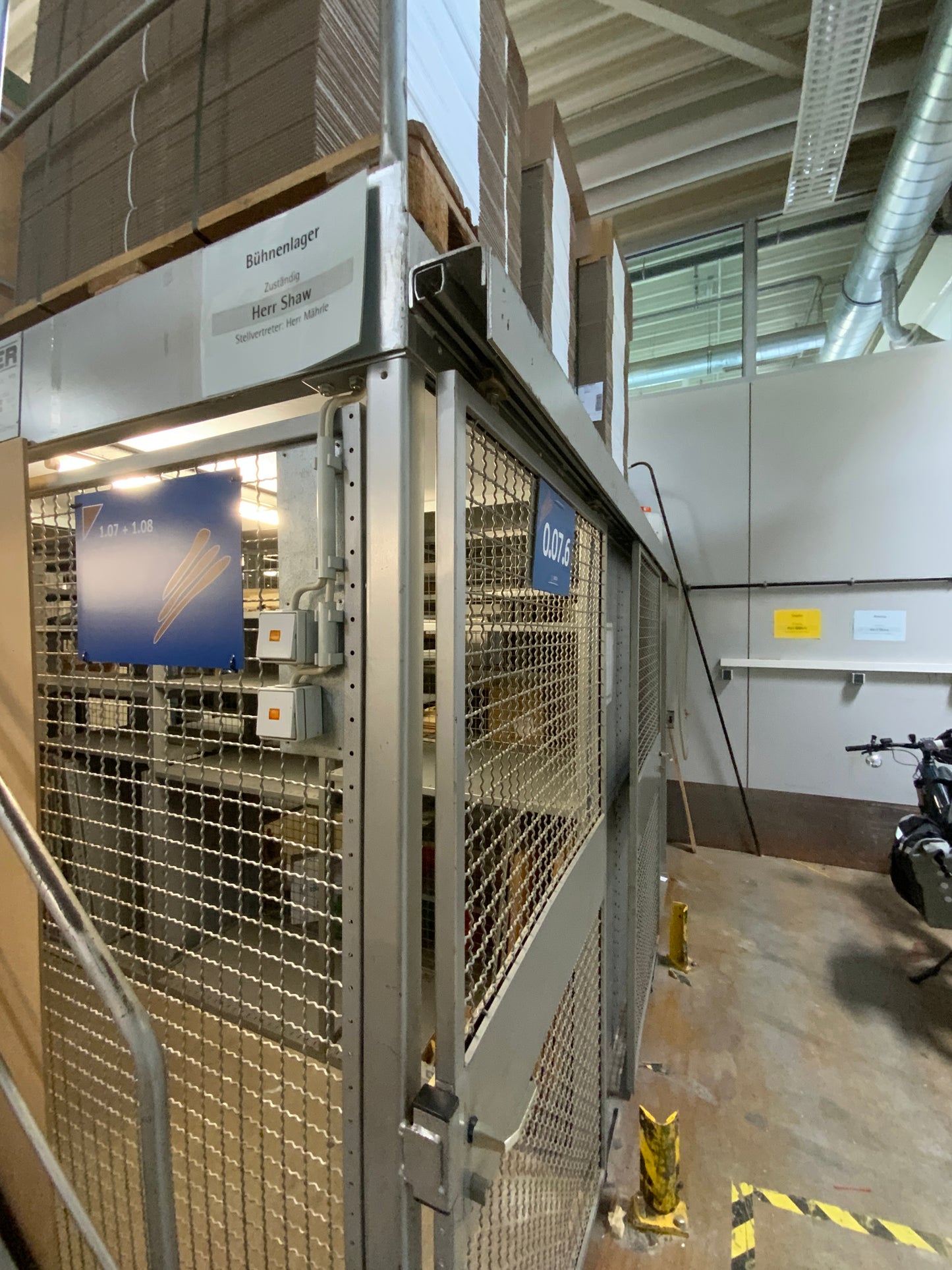 SSI SCHÄFER R4000 - mehrgeschossige Regaleinrichtung - Metall 25.5x2.17x8m