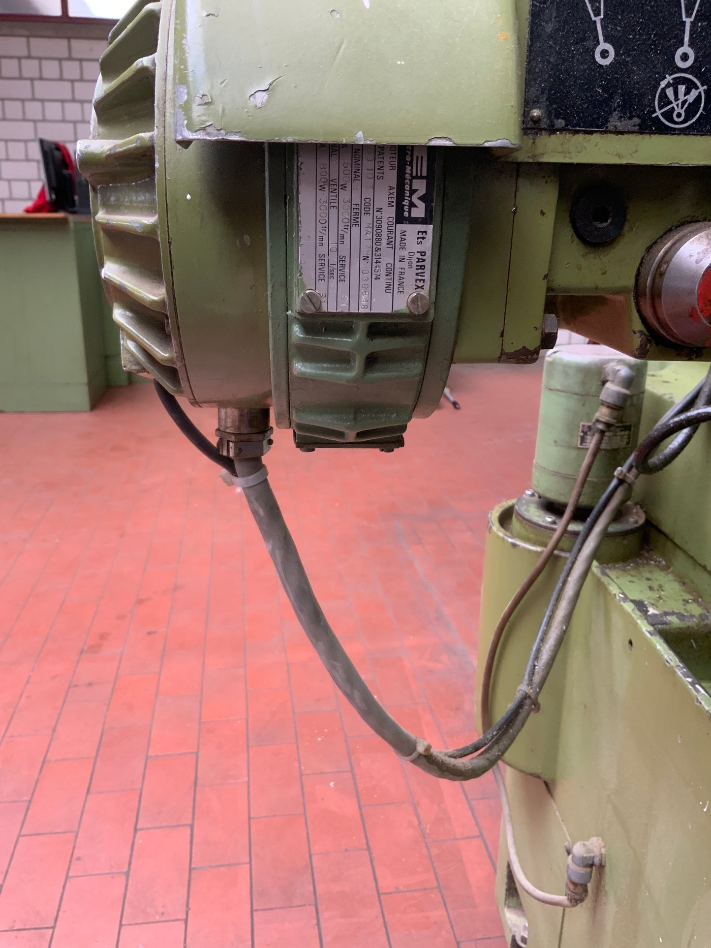 HERMLE 37 Fräsmaschine