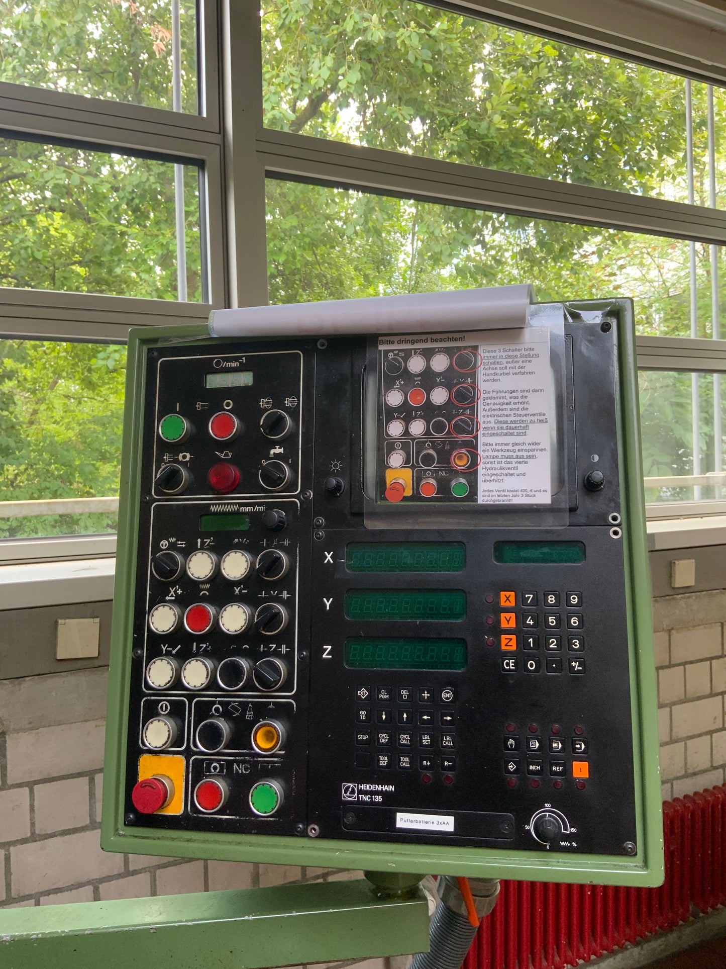 HERMLE UWF 801 - Werkzeugfräsmaschine