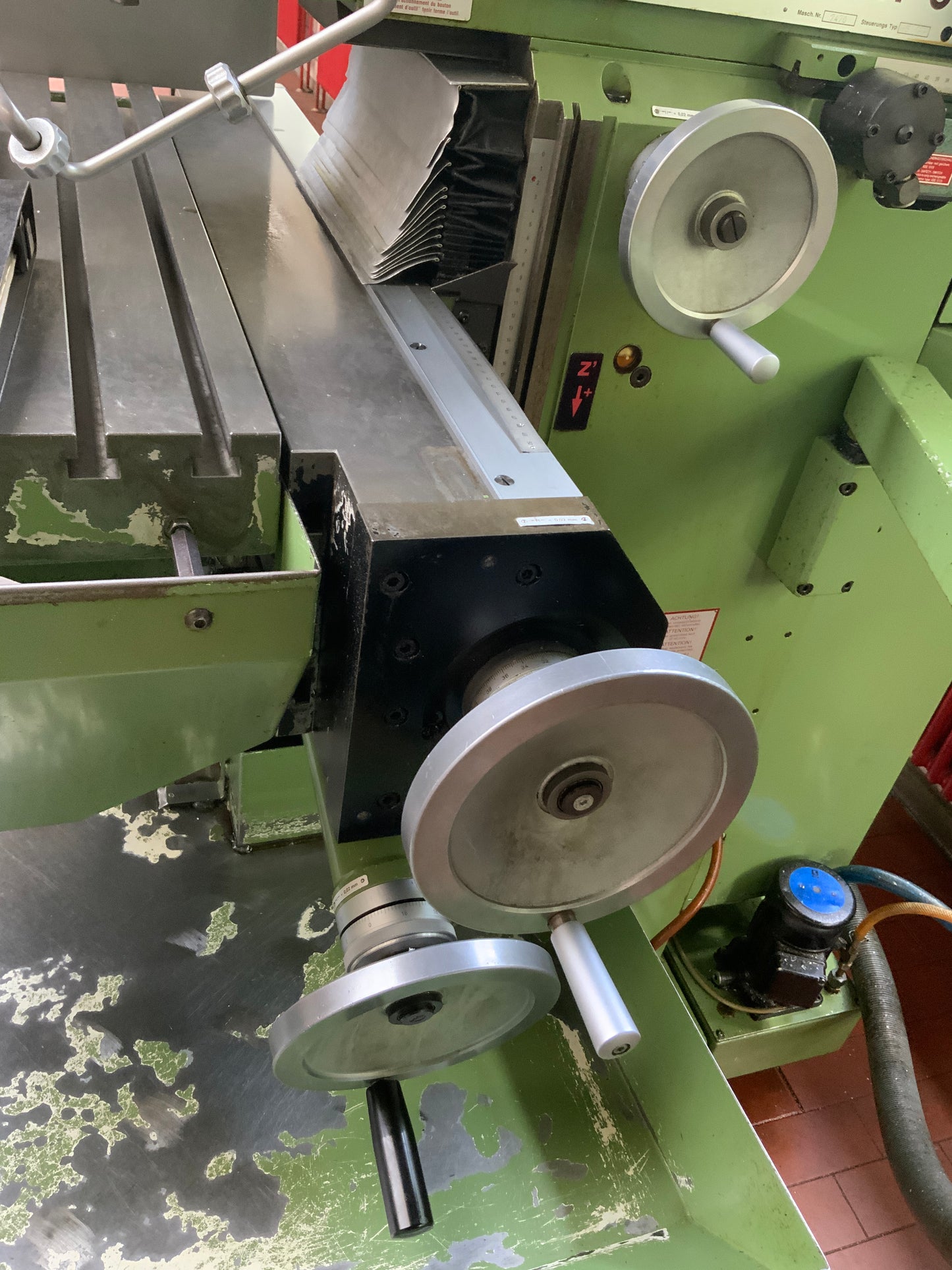 HERMLE UWF 801 - Werkzeugfräsmaschine