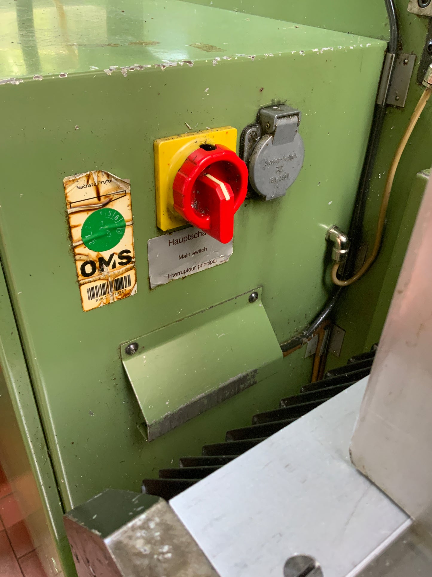 HERMLE UWF 801 - Werkzeugfräsmaschine
