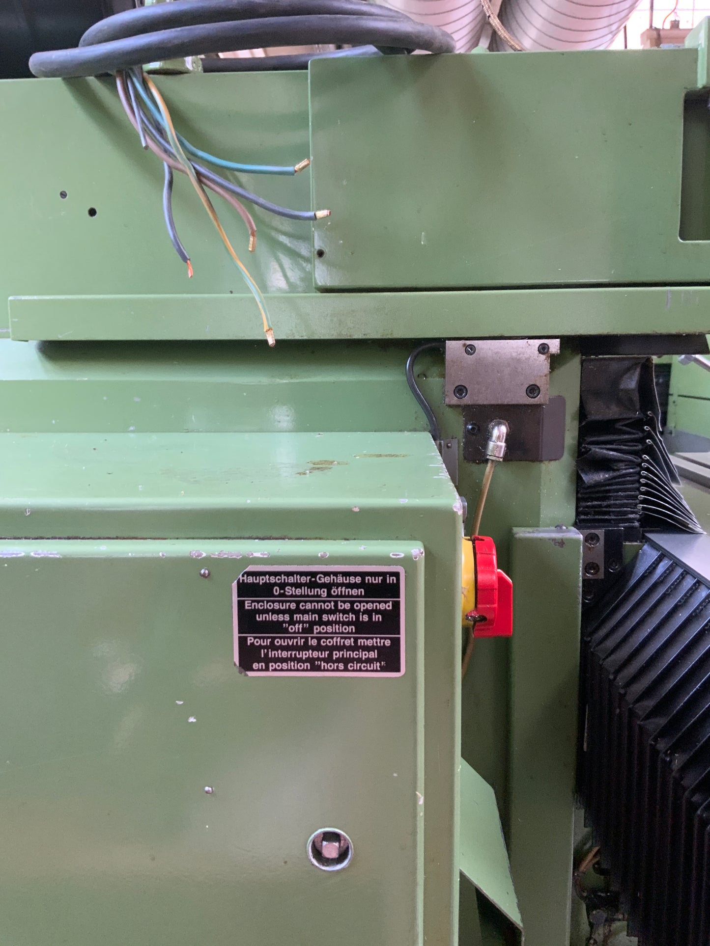 HERMLE UWF 801 - Werkzeugfräsmaschine