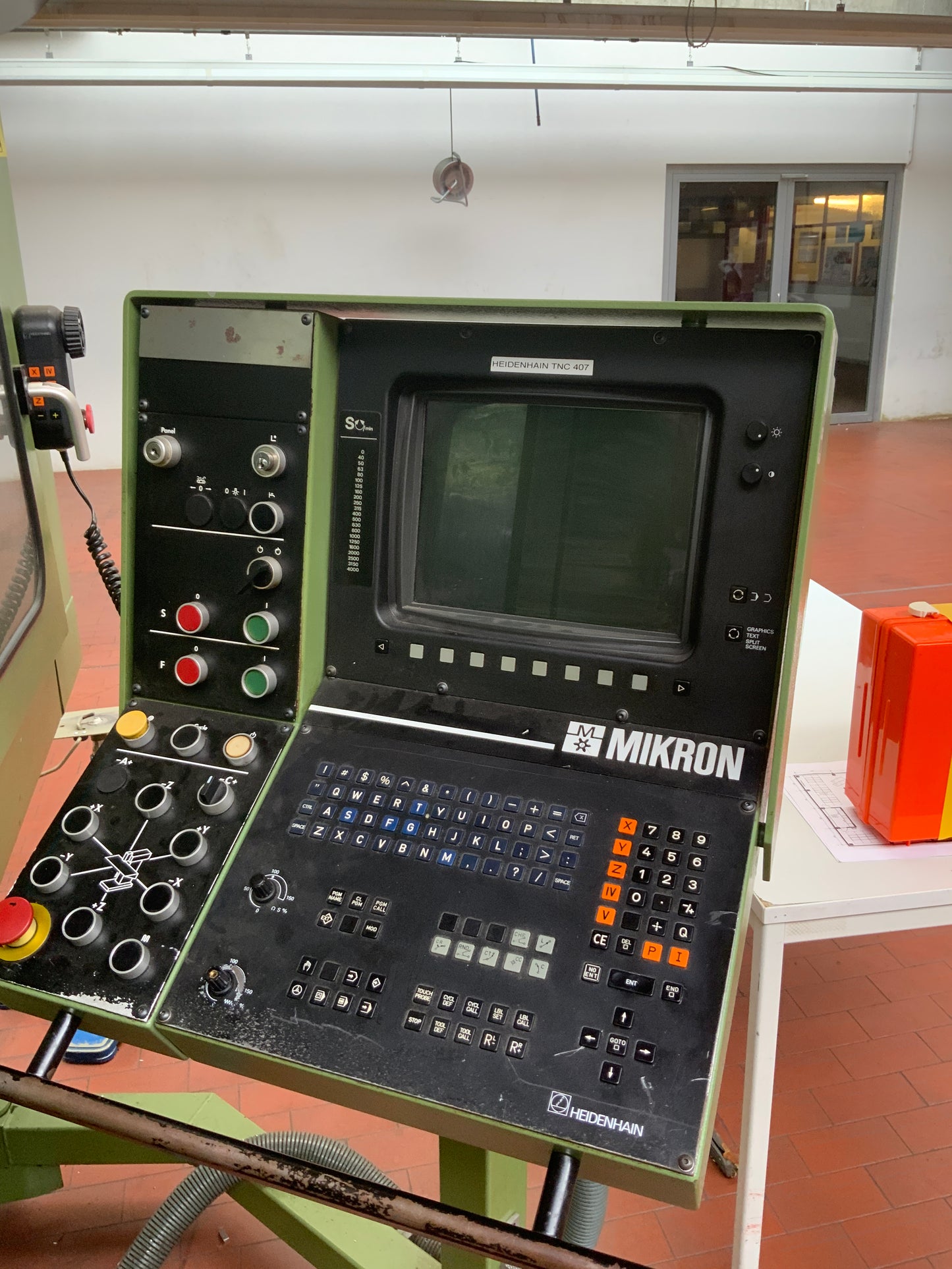 Universal MIKRON WF 21 D - Fräs- und Bohrmaschine