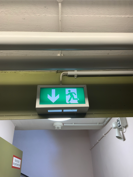 Diverse Fluchtwegschilder DIN EN ISO 7010 - verschiedene Größen