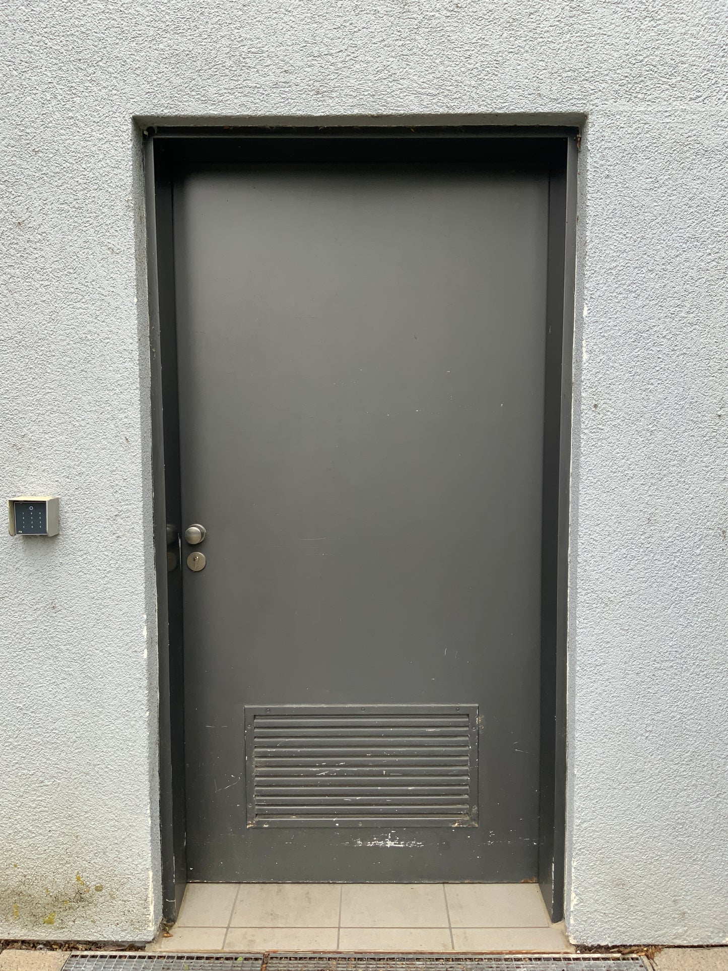 Stahltür - außen DIN L 102x207x23 cm
