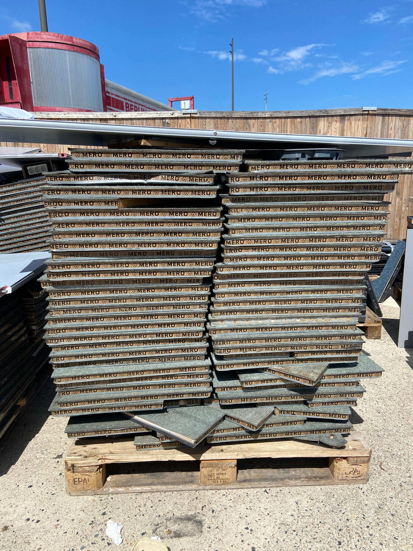 MERO Doppelbodenplatten (600 x 600) – inkl. Unterkonstruktion