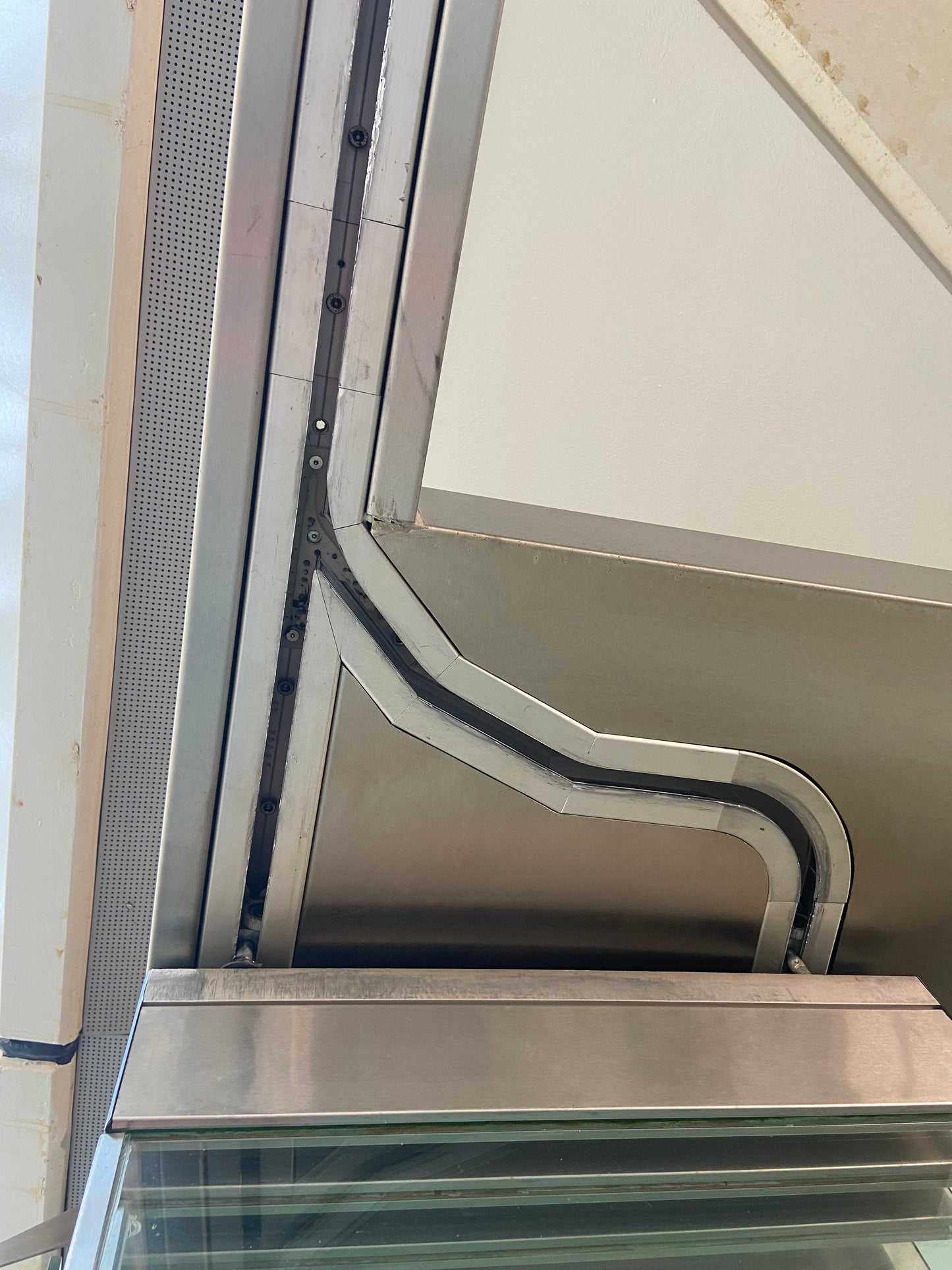 Glas-Faltwandsystem Typ 1 A/B (auf Edelstahlschiene) – ReUse