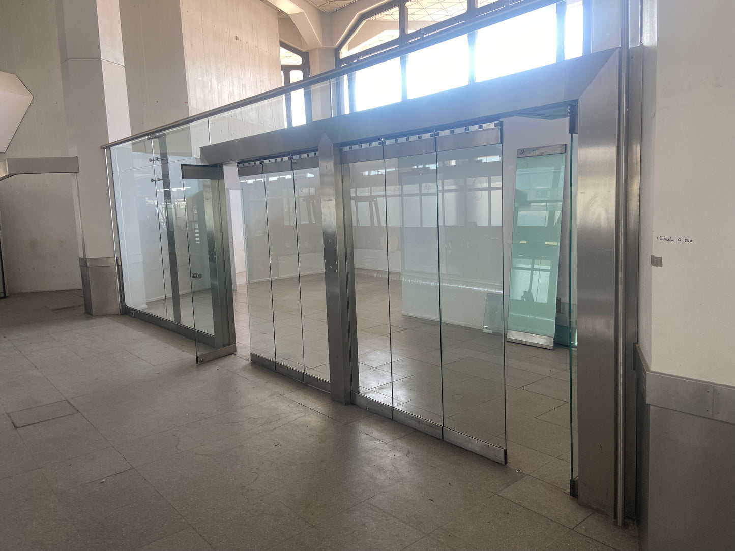 Glas-Faltwandsystem Typ 1 C (mit selbsttragendem Portal) – ReUse