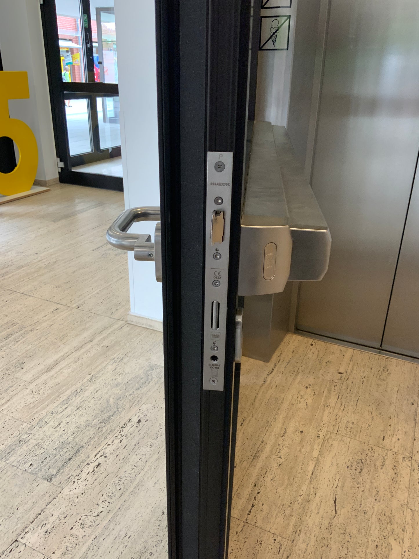 Brandschutztür Glas T30-1-RS-FSA B130 H227 DIN L