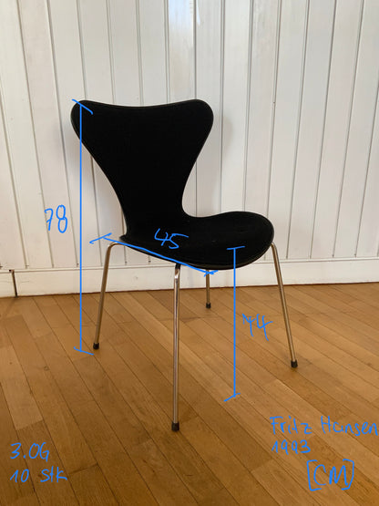 Fritz Hansen Serie 7 3107 Stuhl - schwarz/verchromt