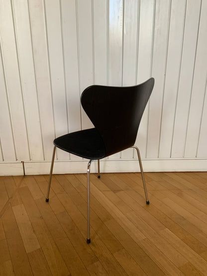 Fritz Hansen Serie 7 3107 Stuhl - schwarz/verchromt