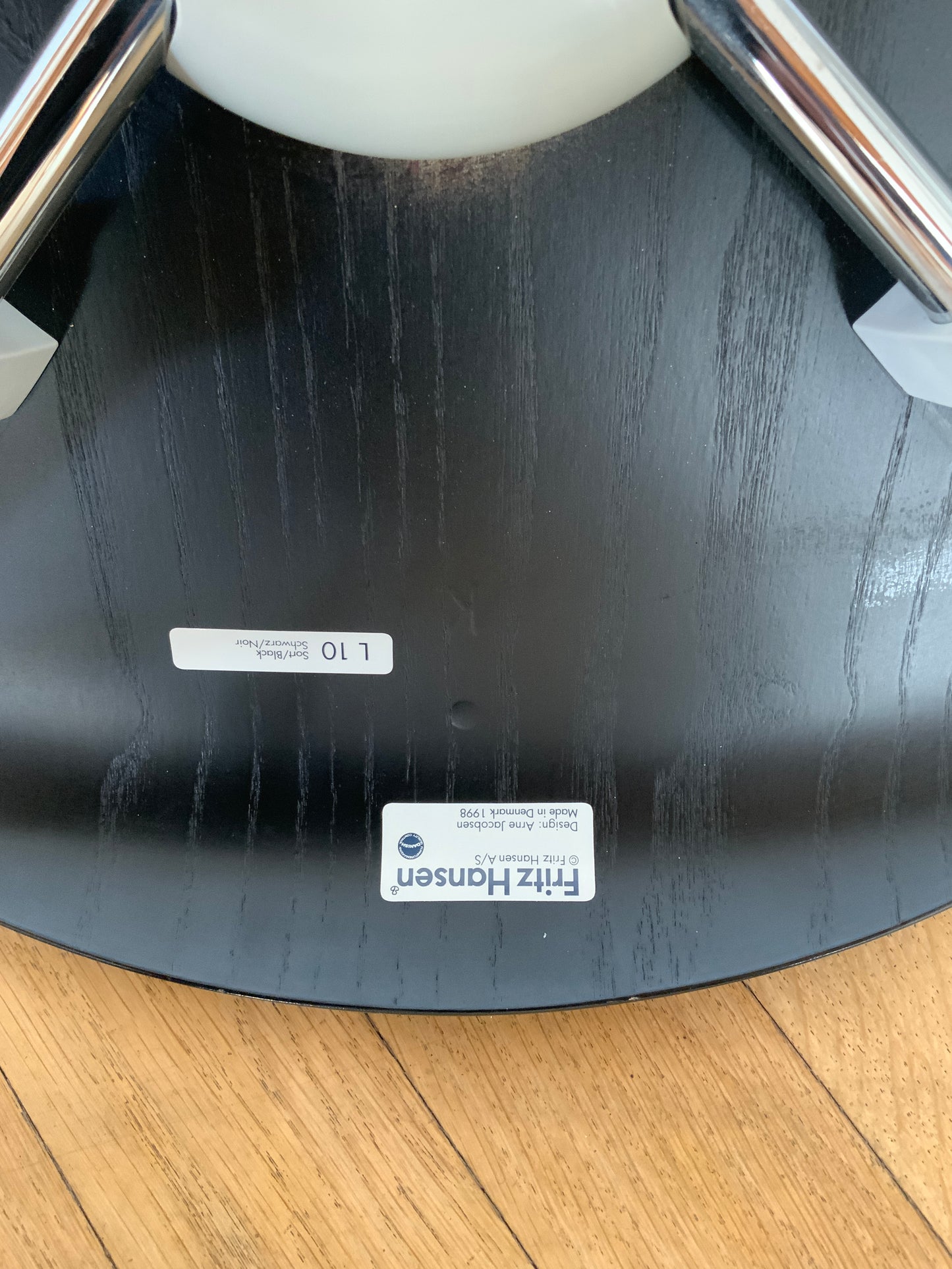 Fritz Hansen Serie 7 3107 Stuhl - schwarz/verchromt