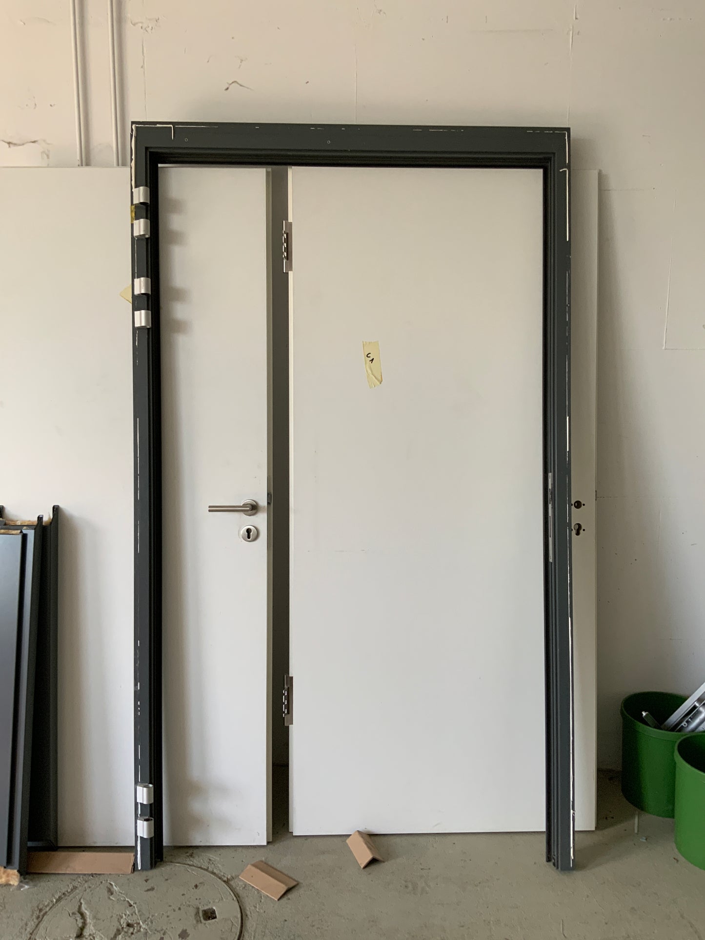 SCHÜCO Brandschutztür T30-1-RS-FSA DIN L - Alu/Glas 131x223x15cm