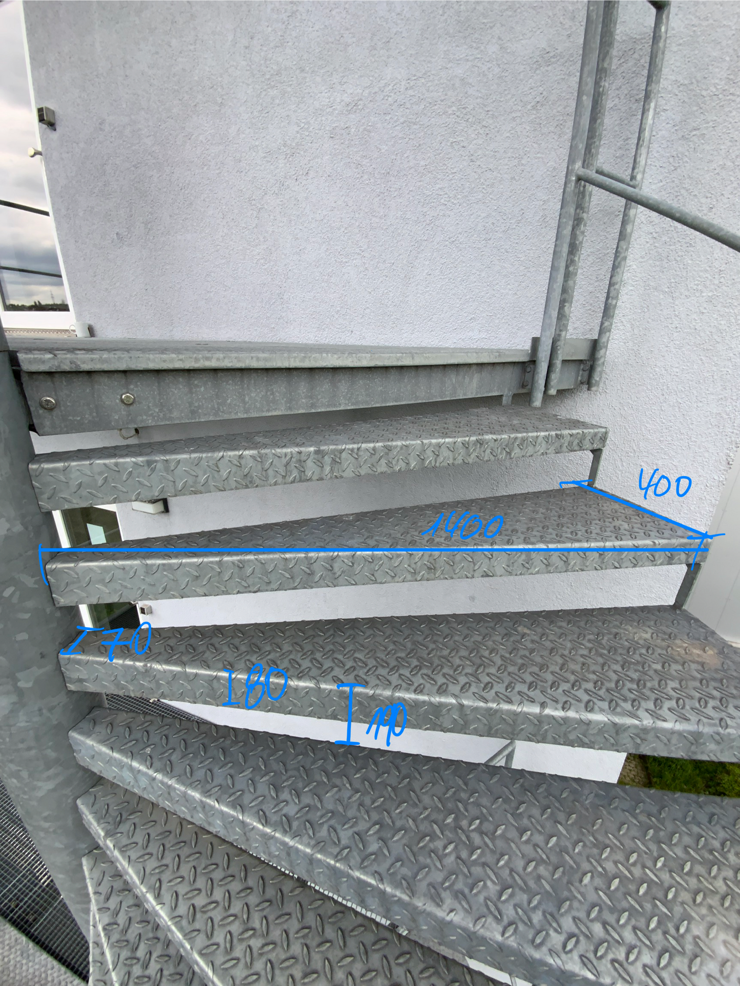 Treppenanlage/Spindeltreppe - Außen - Stahl - Ø 3020mm