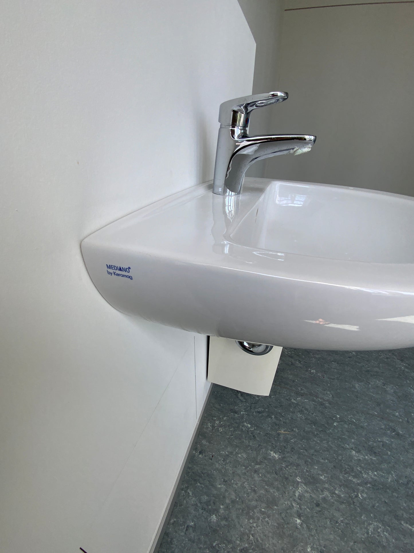 KERAMAG Waschbecken inkl. Armatur -  Keramik 60x18x46.5 cm
