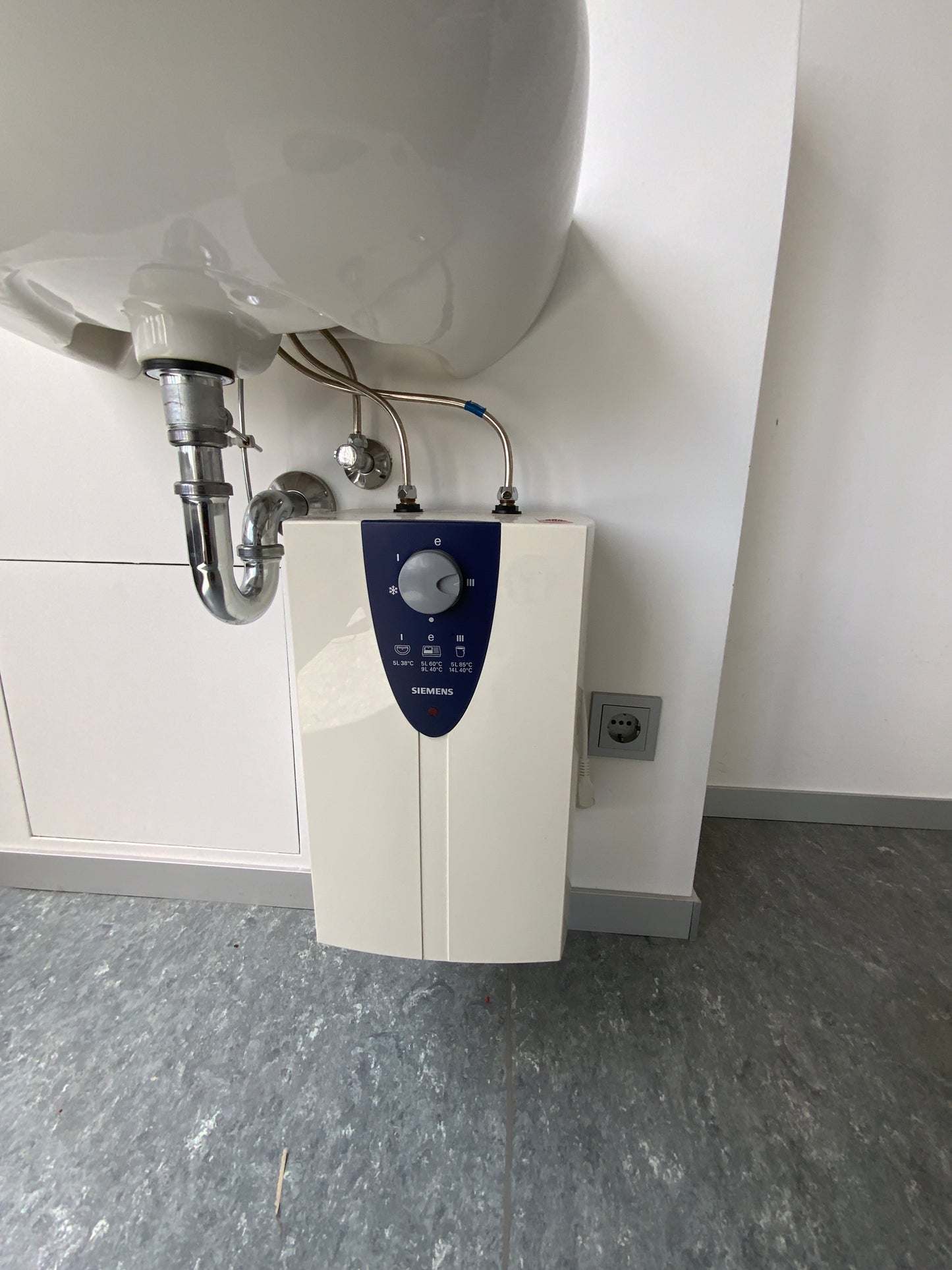 SIEMENS Untertischboiler - 25x38x23 cm