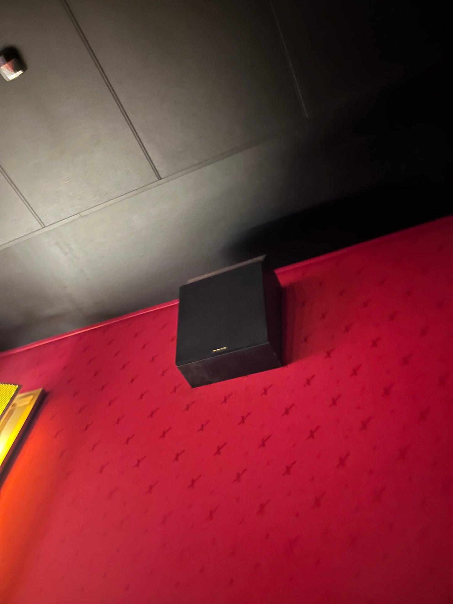 Surround Speaker Krix kx-1850 495x250x390
