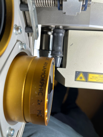 Kino Projektoranlage -Kinoton FP30 D/LH7000W/M-Table/ST200 E/Schneider Kreuznach Cinelux Anamorphic 2xMC
