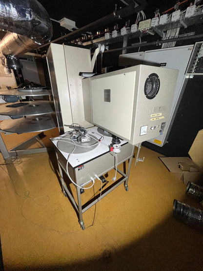 Kino Projektoranlage -Kinoton FP30 D/LH7000W/M-Table/ST200 E/Schneider Kreuznach Cinelux Anamorphic 2xMC