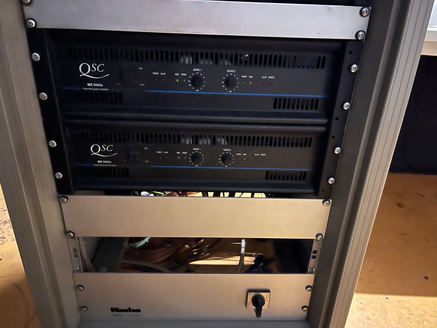 Audio Leistungsverstärker - QSC MX 3000a