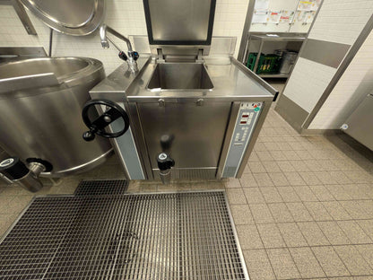 Industrieküche mit Kessel / Kipper / Kühl- u. Wärmeschränken / Herd- u. Grillplatte - Edelstahl