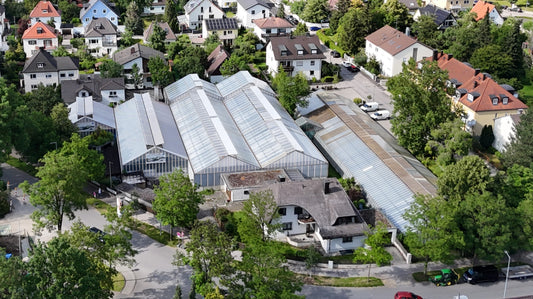 Gewächshäuser in verschiedenen Größen