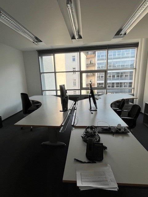 Schreibtisch_Modell links