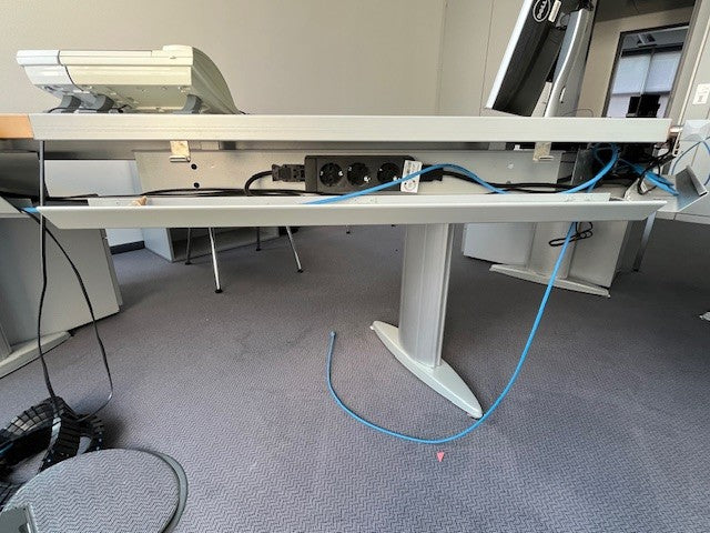 Direktoren-Schreibtisch_links/rechts