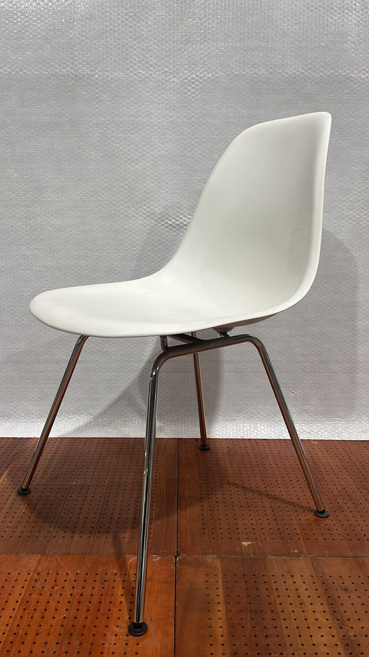 🪑 Vitra Designklassiker – Komfortabler Stuhl in Weiß