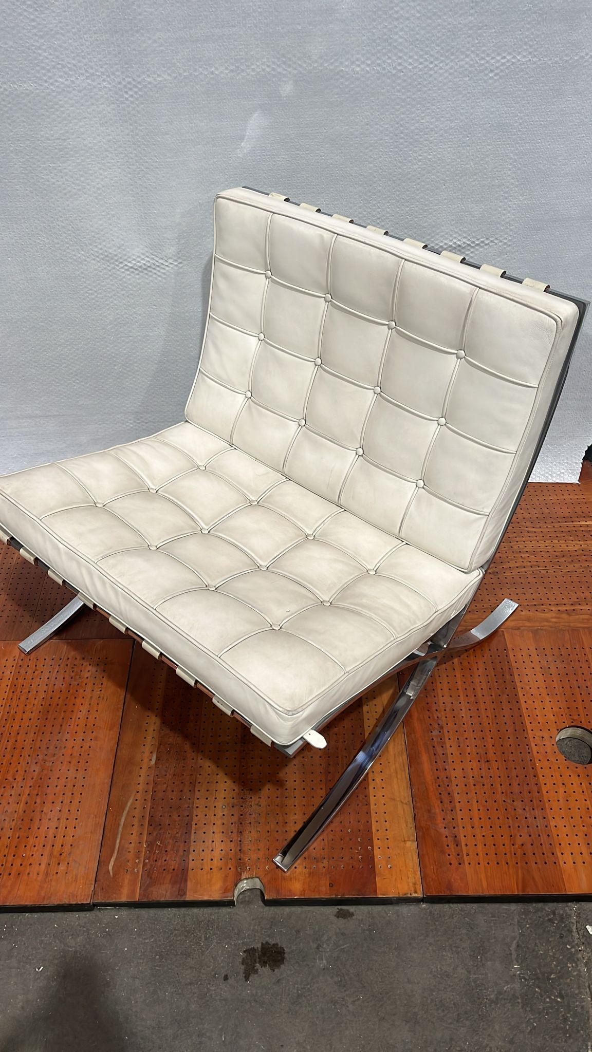 Knoll International, Barcelona Ledersessel, weiß/creme