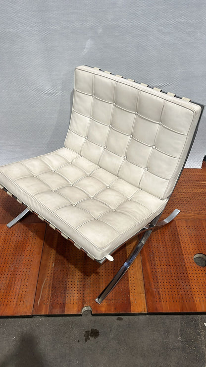 Knoll International, Barcelona Ledersessel, weiß/creme