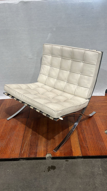 Knoll International, Barcelona Ledersessel, weiß/creme