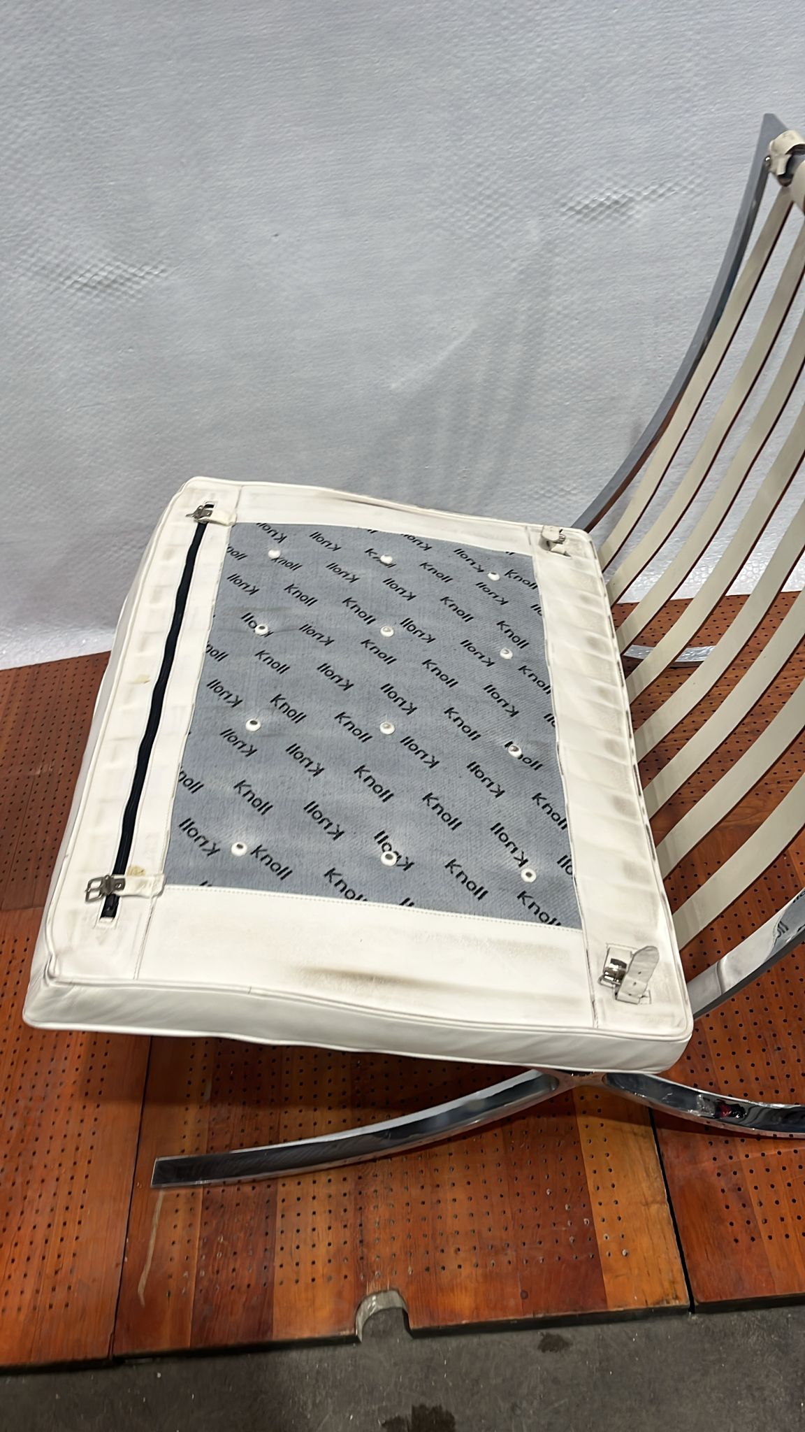 Knoll International, Barcelona Ledersessel, weiß/creme