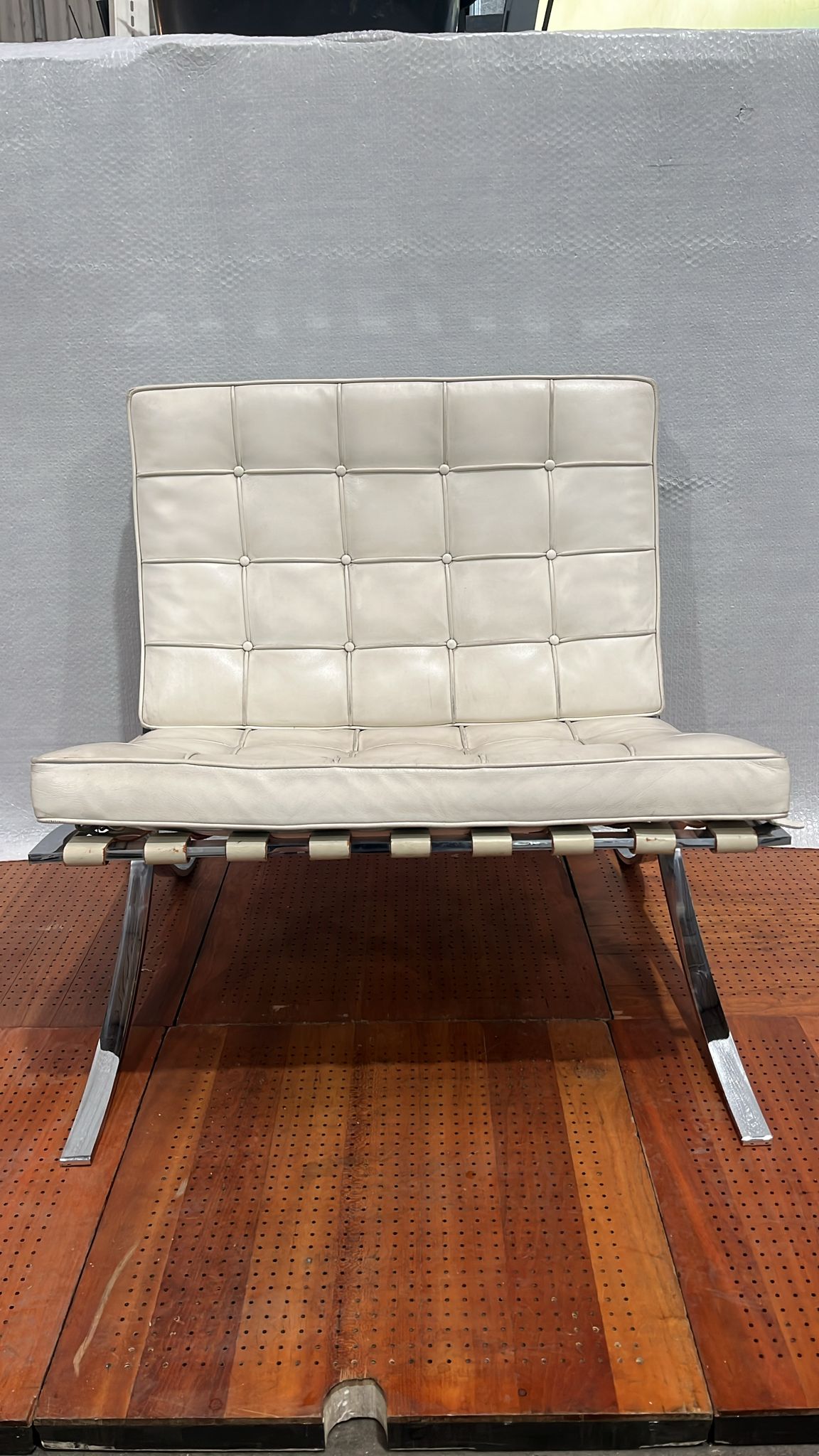 Knoll International, Barcelona Ledersessel, weiß/creme