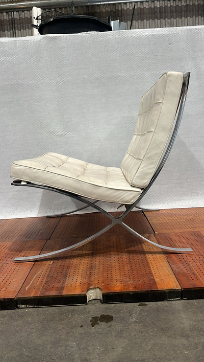 Knoll International, Barcelona Ledersessel, weiß/creme