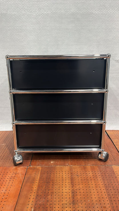 USM Haller Rollcontainer, drei Schubladen, Graphitschwarz.