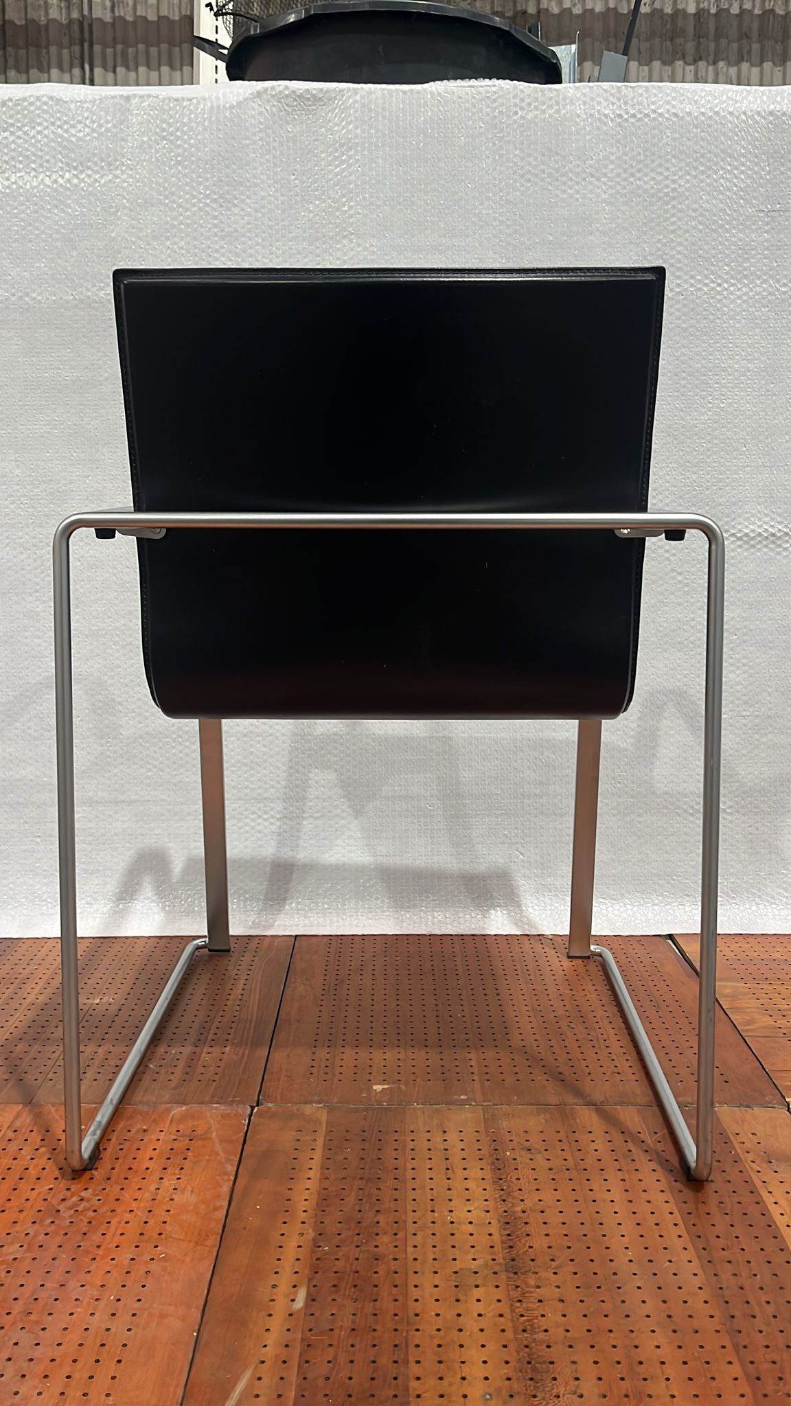 lapalma CUT Stuhl, Leder Schwarz, Design Francesco Rota, Kufengestell