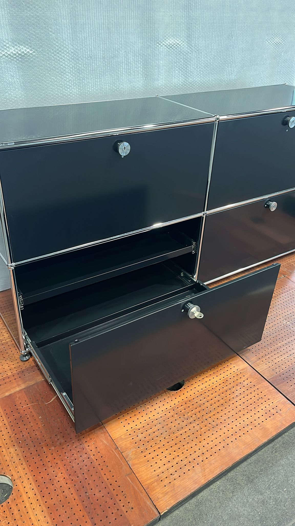USM Haller Sideboard, Schwarz, Resopal-beschichtet, Softclose