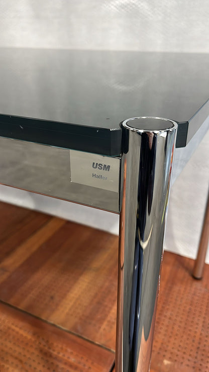 USM Haller Tisch, Graphitschwarz, RAL 9011, Glasplatte 1500 x 740